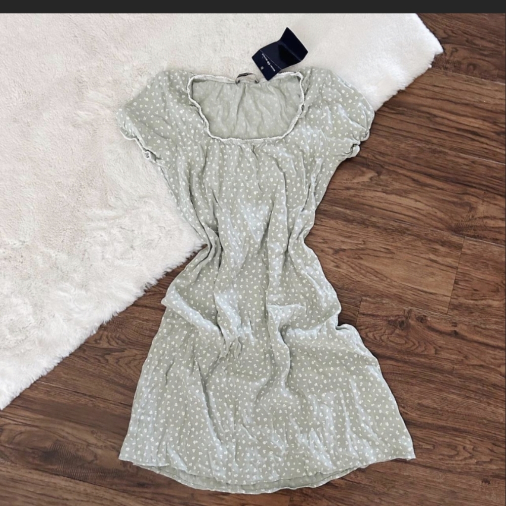 Brandy Melville Green Floral And lace dress